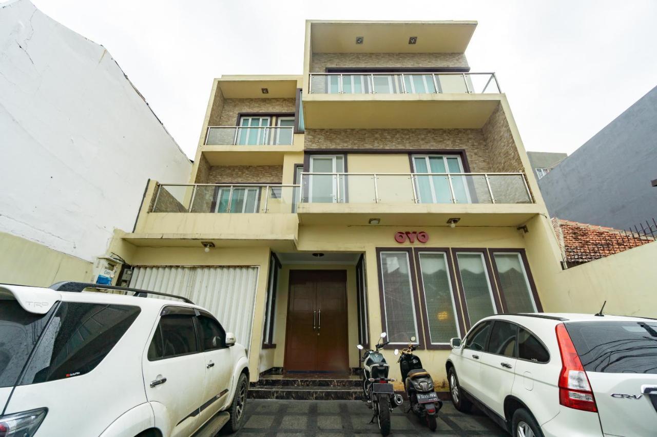 Отель Oyo 2357 Syariah Grand Raudhah Джакарта Экстерьер фото