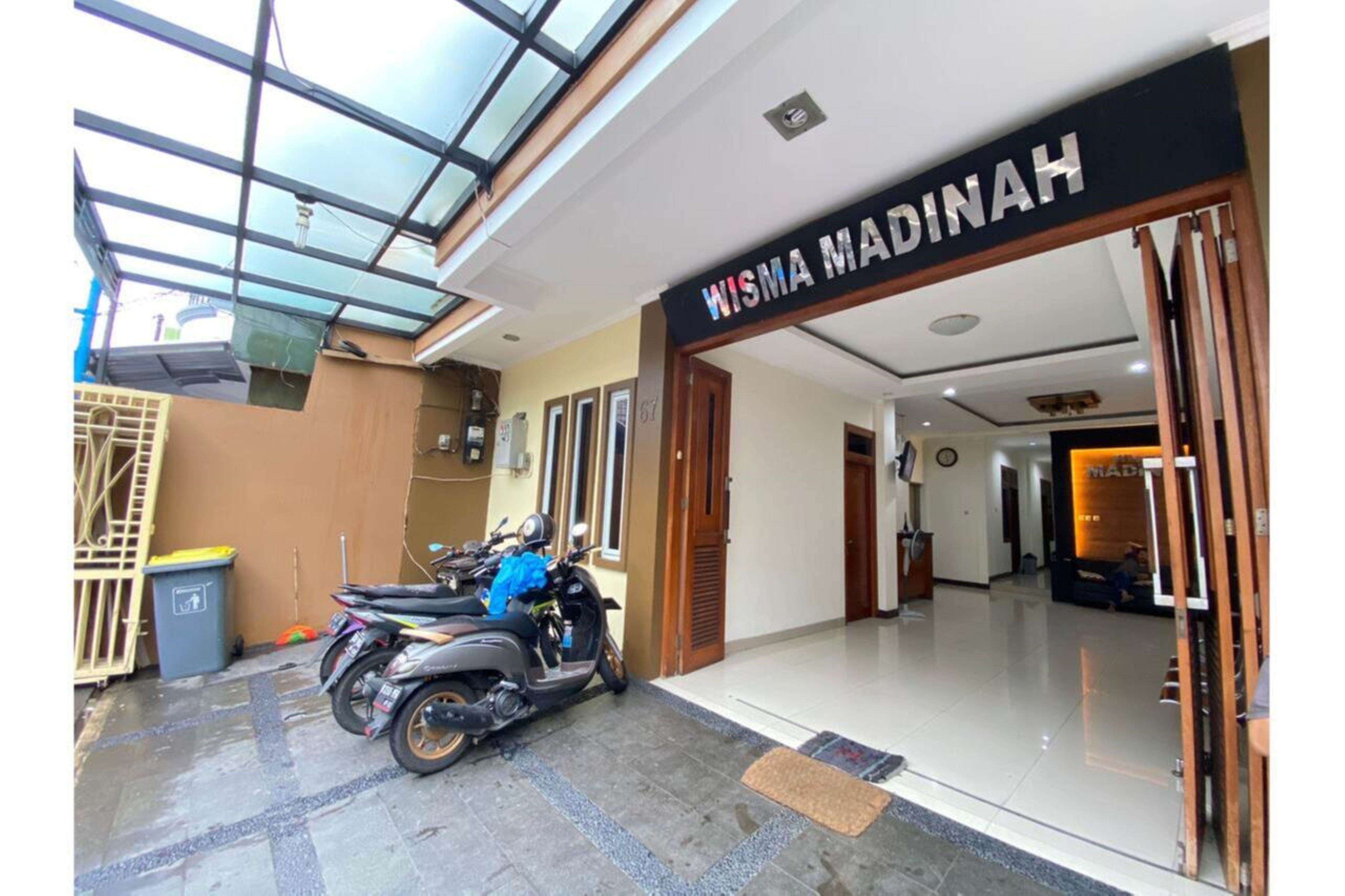 Отель Oyo 2357 Syariah Grand Raudhah Джакарта Экстерьер фото