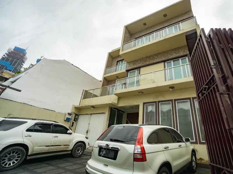 Отель Oyo 2357 Syariah Grand Raudhah Джакарта Экстерьер фото